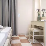 מלון Ilios Hotel, Adults Only