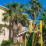 מלון Ilios Hotel, Adults Only לגאנאס
