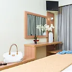 מלון Ilios Hotel, Adults Only 3*