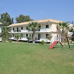מלון Ilios Hotel, Adults Only 3*